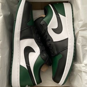 Nike Jordan 1 Low (Noble Green/Pollen White/Black) Size 11.5